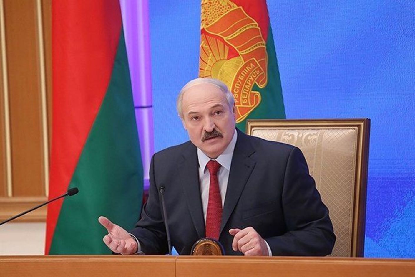 Беларусь и Россия предъявляют друг другу претензии через СМИ, реальное сотрудничество развивается в фоновом режиме конкуренции