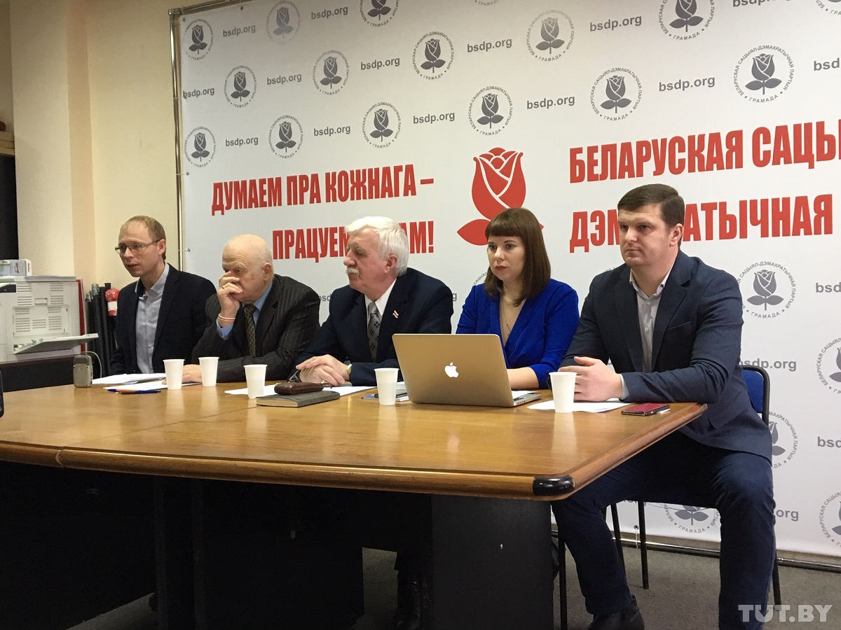 Before the elections, tension among the opposition has grown; crowdfunding for political needs is yet unpopular among Belarusians
